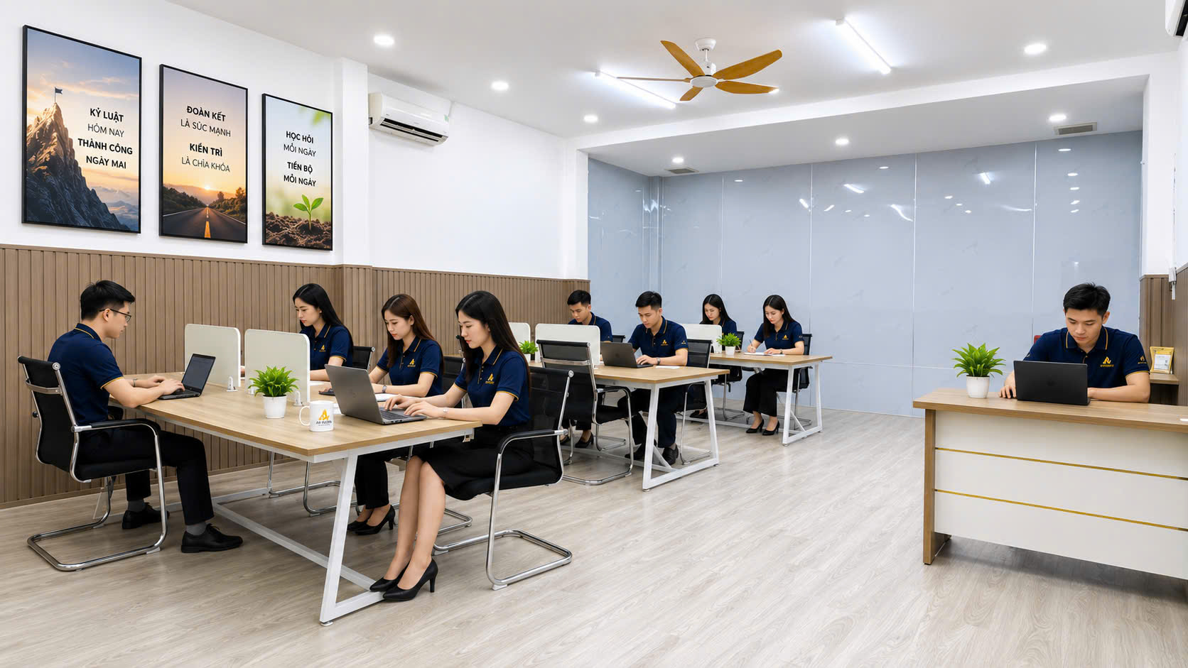 M&ocirc;i trường l&agrave;m việc An Vượng Holdings